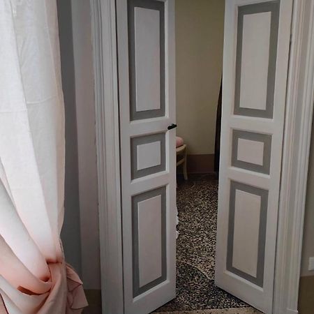 Апартаменты Molo27 Генуя Экстерьер фото